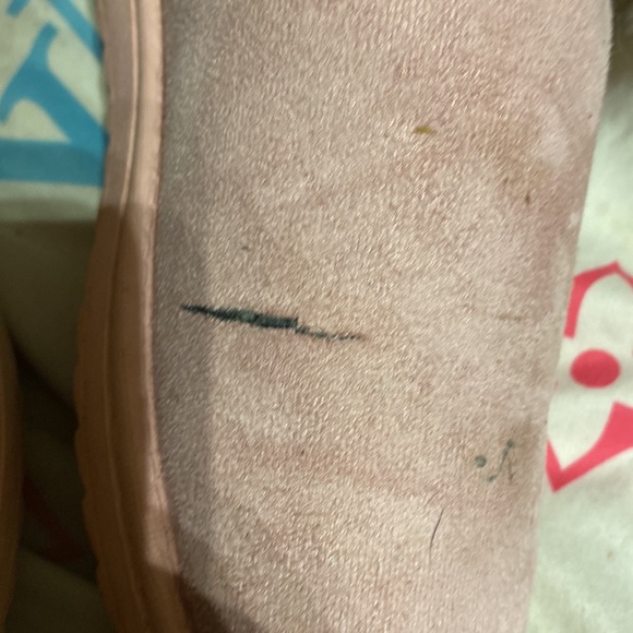 Furry, cute boots, pink gray and white has some damage shown in pictures - Picture 2 of 4